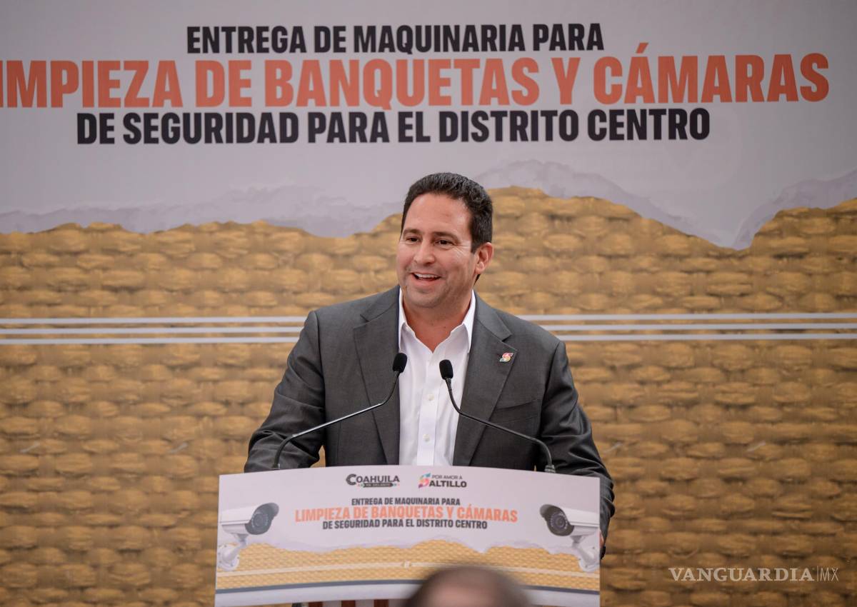 $!El alcalde Javier Díaz González encabezó la presentación del equipo y anunció también la instalación de 20 nuevas cámaras de vigilancia para reforzar la seguridad en el primer cuadro de la ciudad.