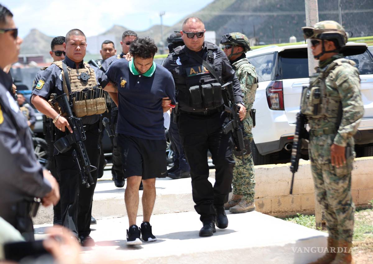 $!Este miércoles, la FGE presentó al responsable de matar a una niña en el municipio de San Juan de Sabinas.