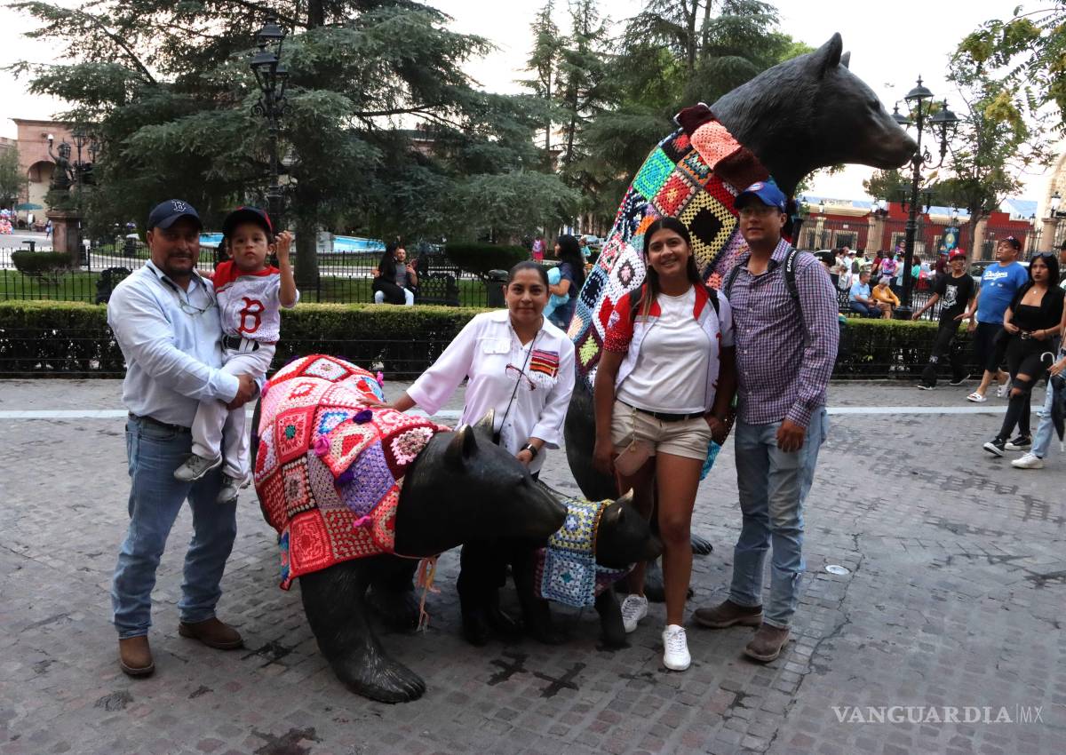 Saltillo: conmemoran con grafiti tejido y talento incluyente el Día Internacional de las Personas Sordociegas