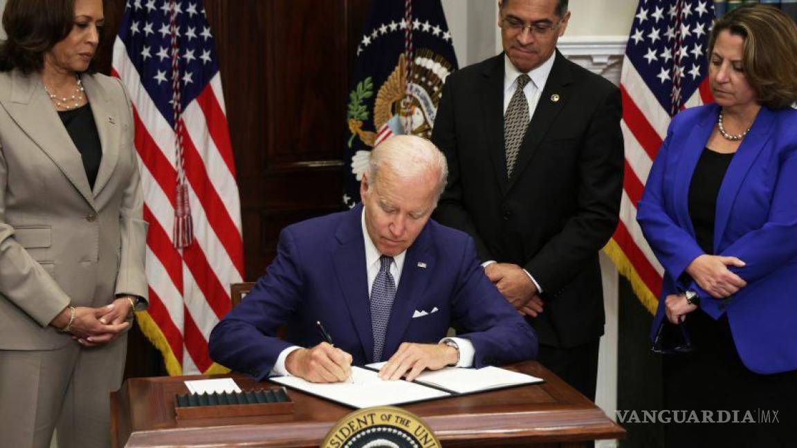 Joe Biden firma orden ejecutiva para proteger derecho al aborto en EUA