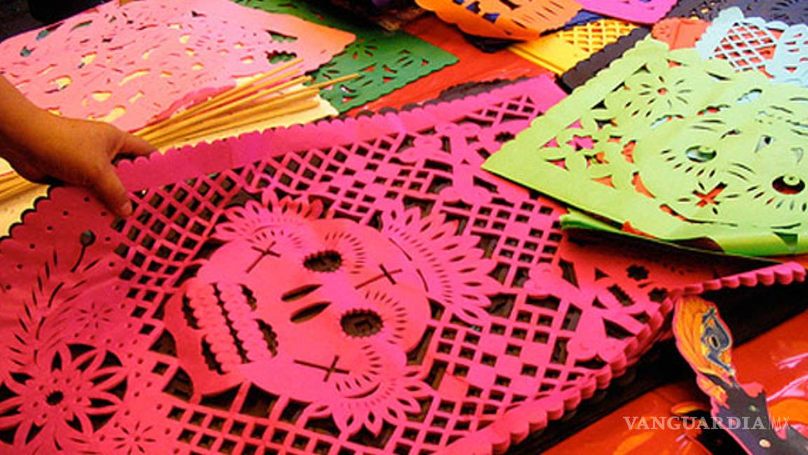 $!La guía máxima para poner un altar de muertos (y no morir en el intento)