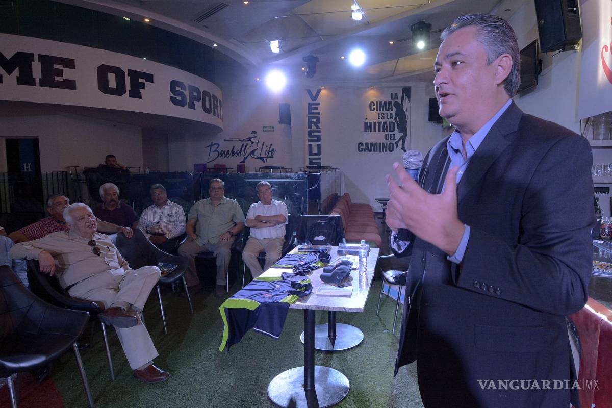Viven en Saltillo una charla de ‘Puro Beisbol’