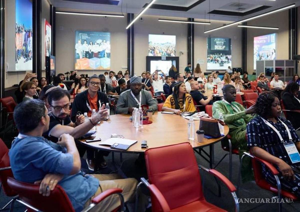 $!El legislador coahuilense aclaró que su viaje no fue turístico ni representó gasto de recursos públicos.