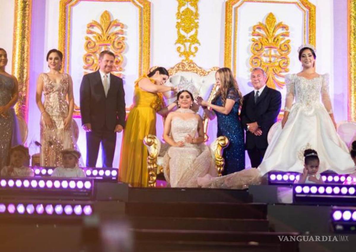 $!La coronación de Andrea I marca el arranque de las fiestas que recibirán a miles de visitantes.