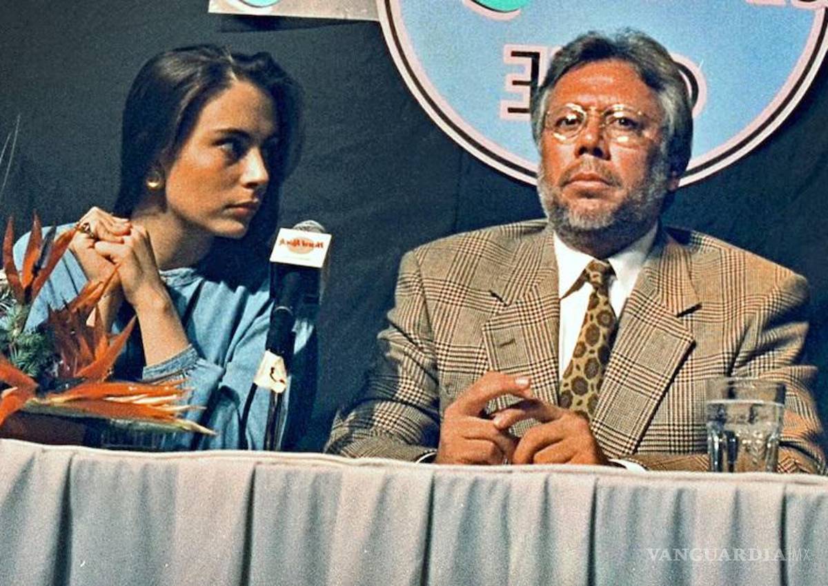 $!El caso de Sasha Sokol, quien tuvo una relación con el productor Luis de Llano, aún cuando ella era menor de edad, reavivó la polémica de estas situaciones.