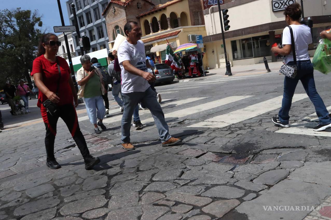 Comerciantes de Saltillo piden seguro para peatones y contra accidentes en el primer cuadro
