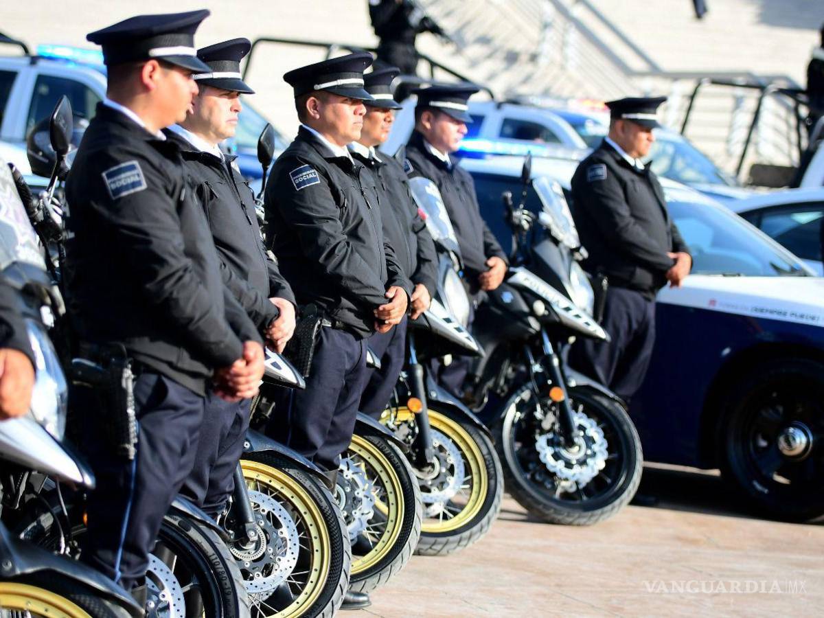 $!Diez de los 30 vehículos entregados serán destinados al Grupo de Reacción Laguna que tiene presencia en los municipios de San Pedro, Francisco I., Madero, Viesca y Matamoros, destacó el presidente municipal, Cepeda González.