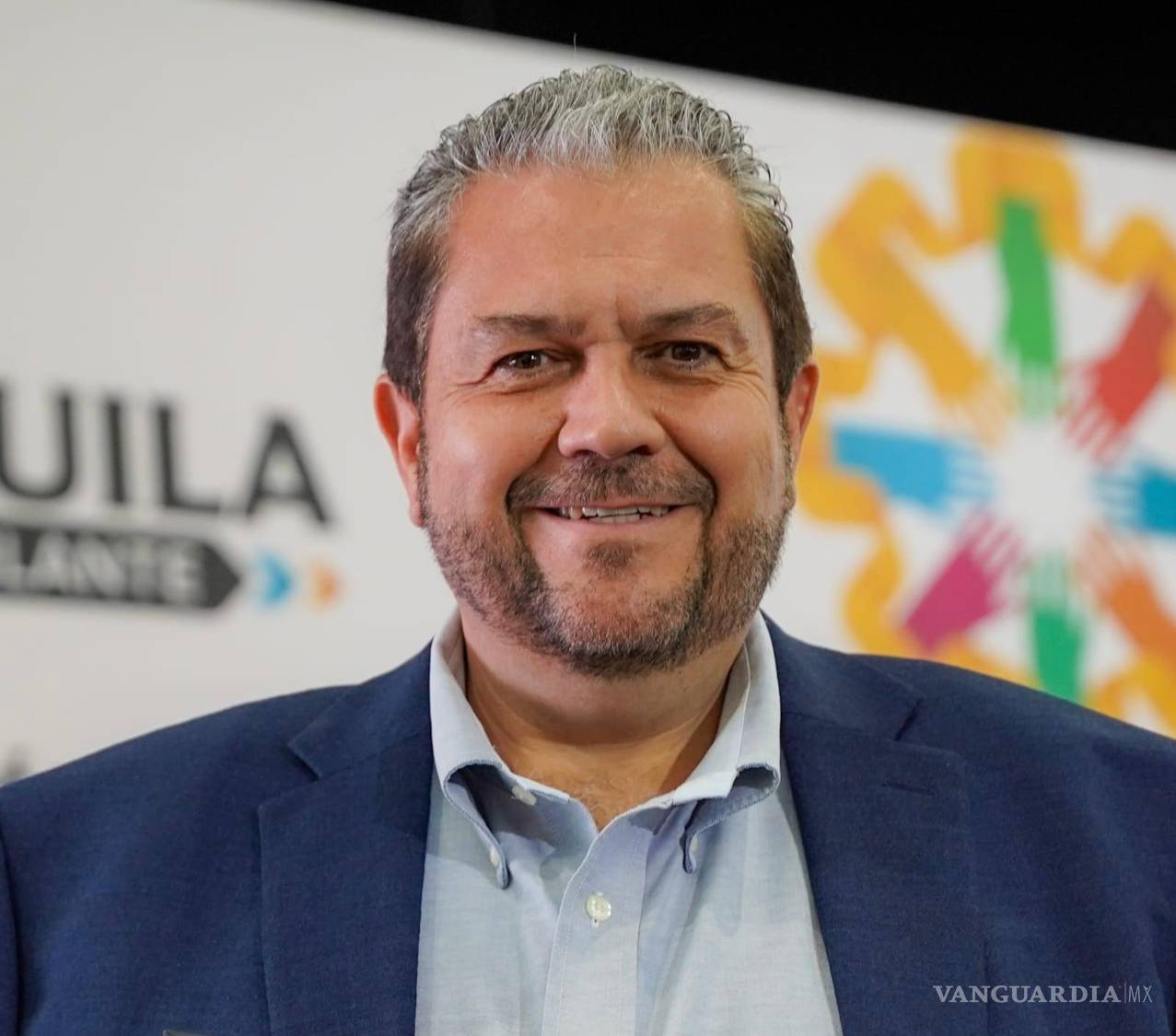 $!El alcalde Tomás Gutiérrez presentó las unidades del nuevo sistema de transporte sin costo, que atenderá principalmente a estudiantes.