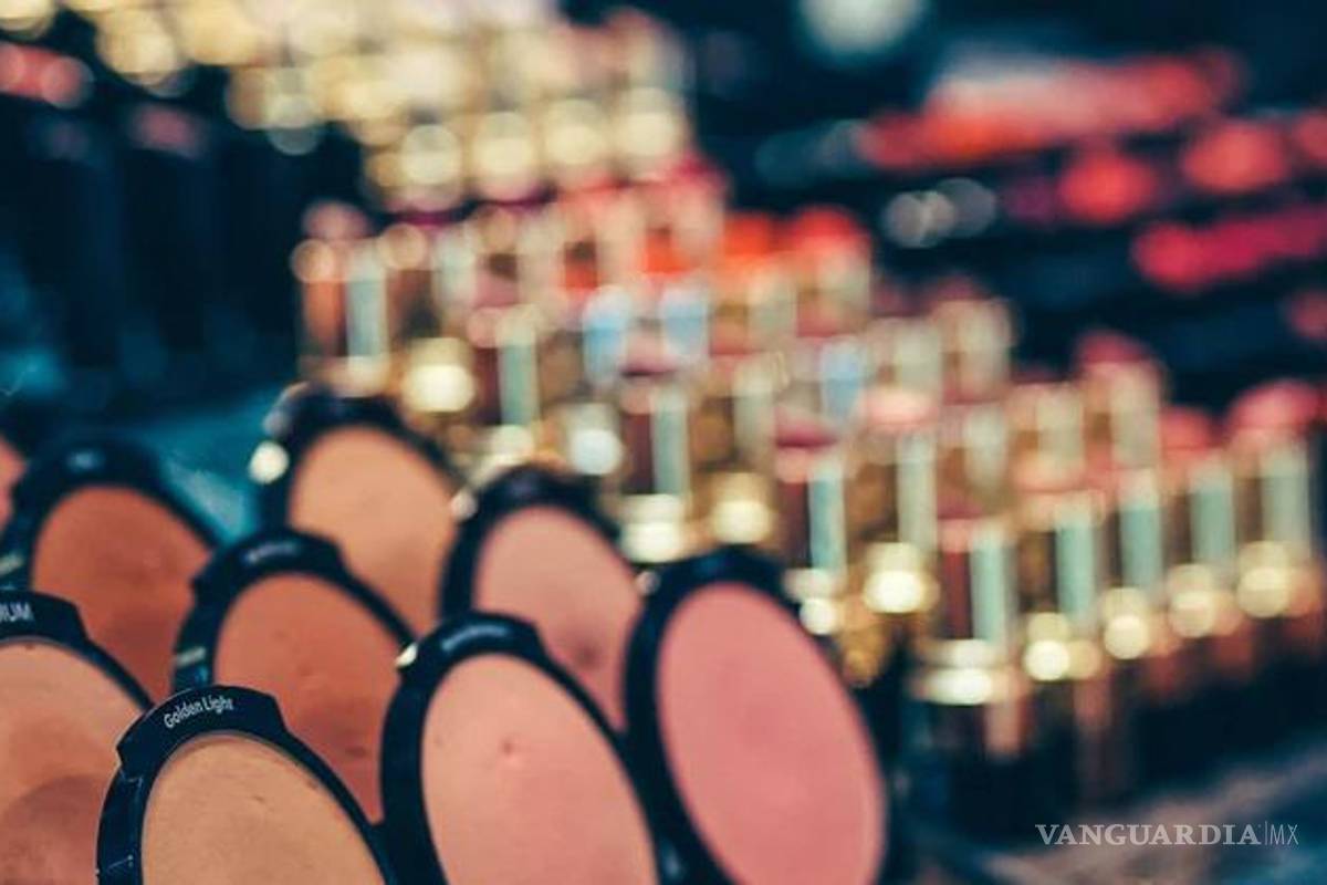 México prohíbe cosméticos con microplásticos; ¿cuál es la razón?