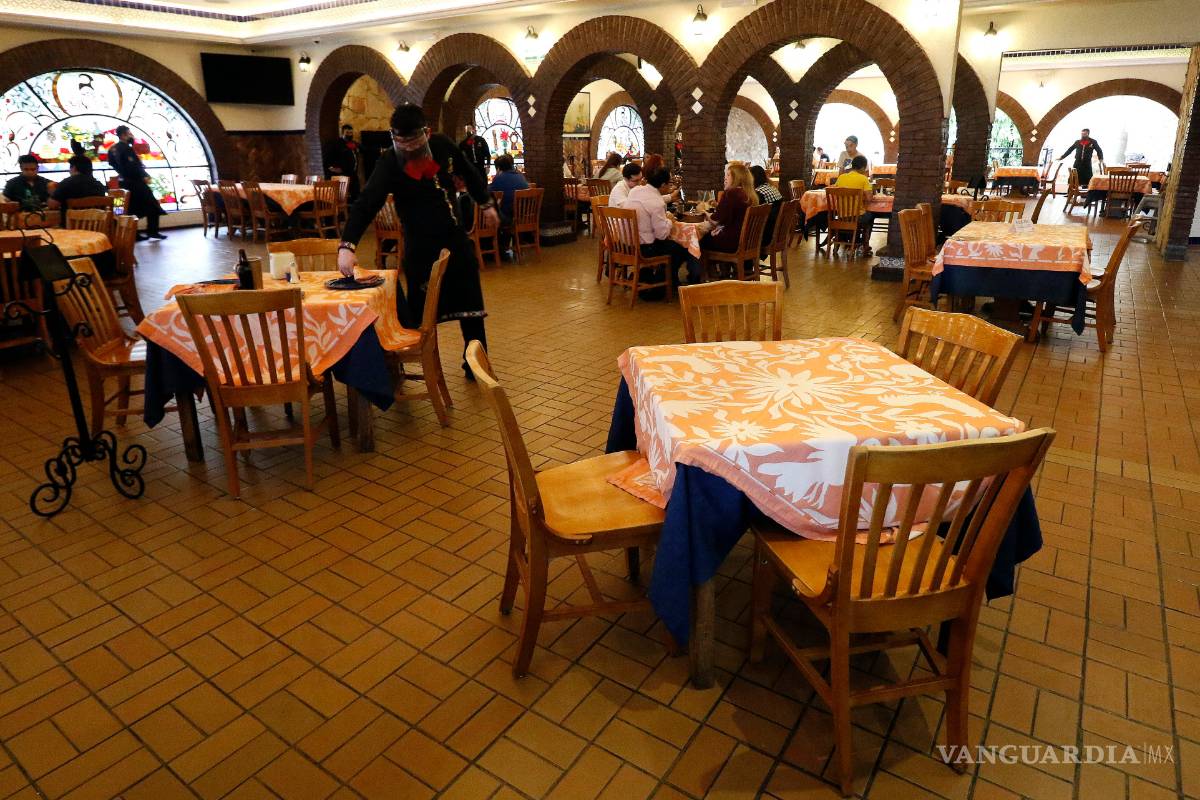 Restauranteros de Saltillo siguen en crisis; ven ligera recuperación hasta fin de año