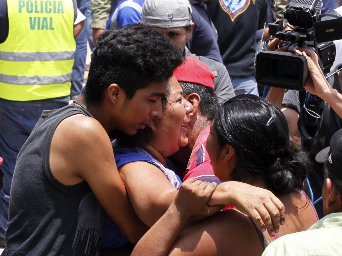 $!Se eleva a 90 cifra de muertos por sismo