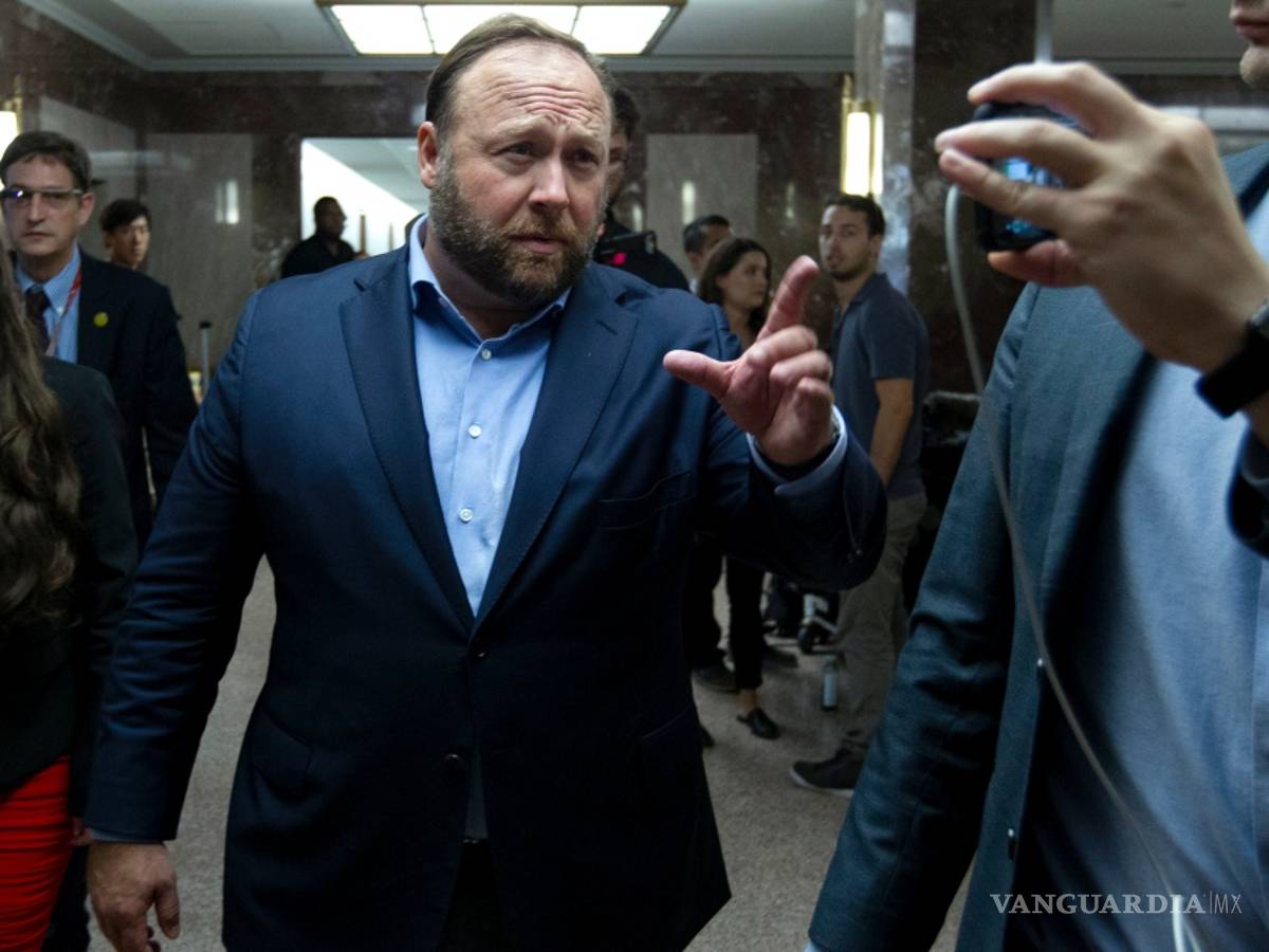 $!Borra Twitter cuenta del conspiracionista de ultraderecha Alex Jones