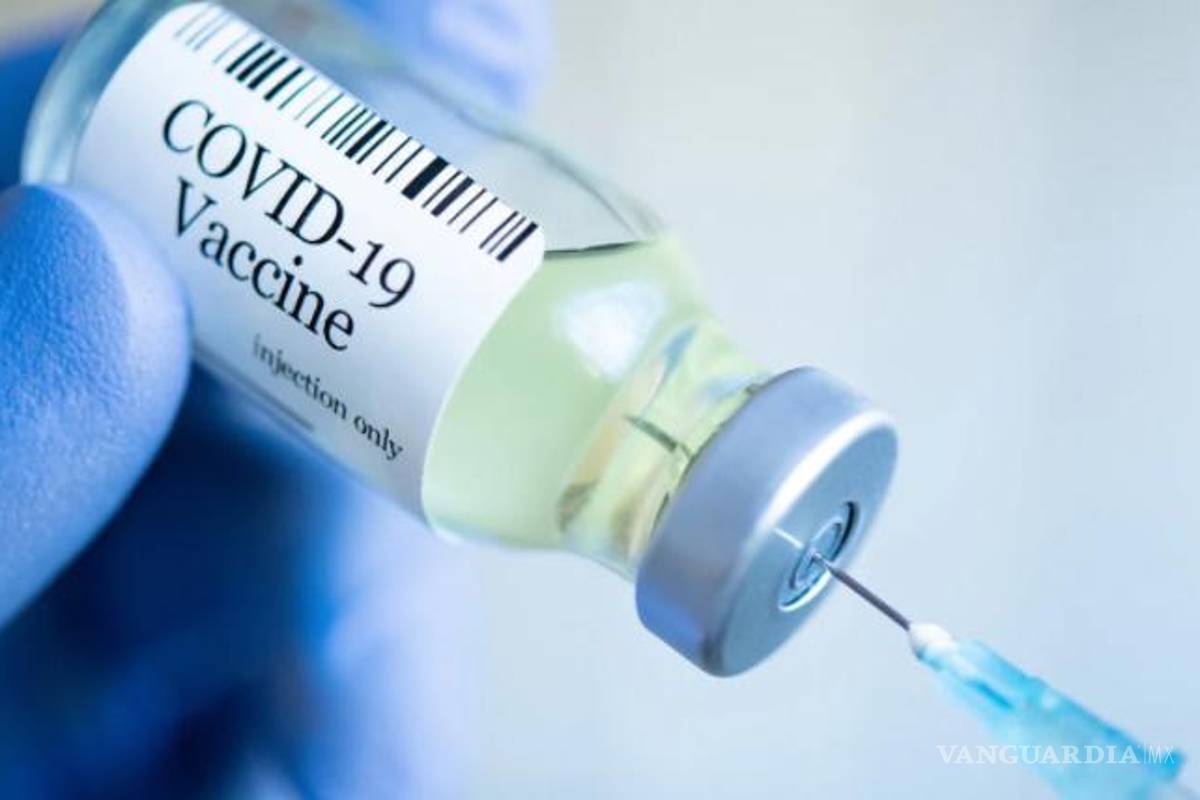 Afección a la columna vertebral, posible efecto secundario de vacunas de AstraZeneca y J&amp;J