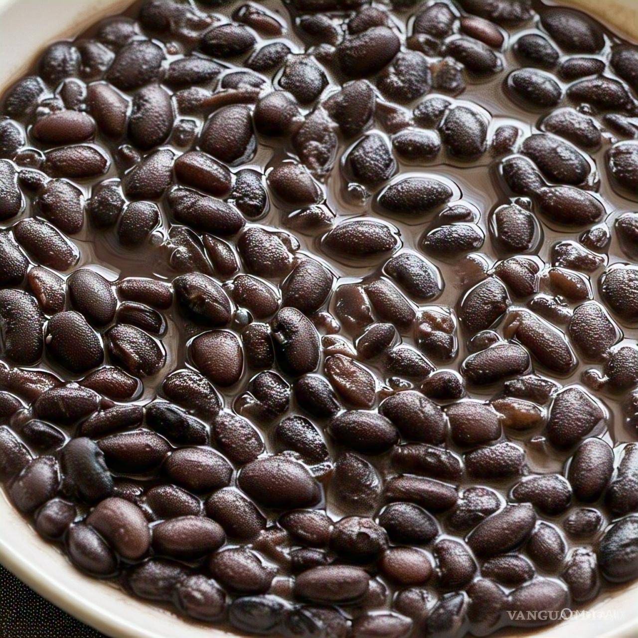 $!El frijol negro, amo y señor de la gastronomía mexicana, ha evolucionado hasta formar parte de platillos nuevos.