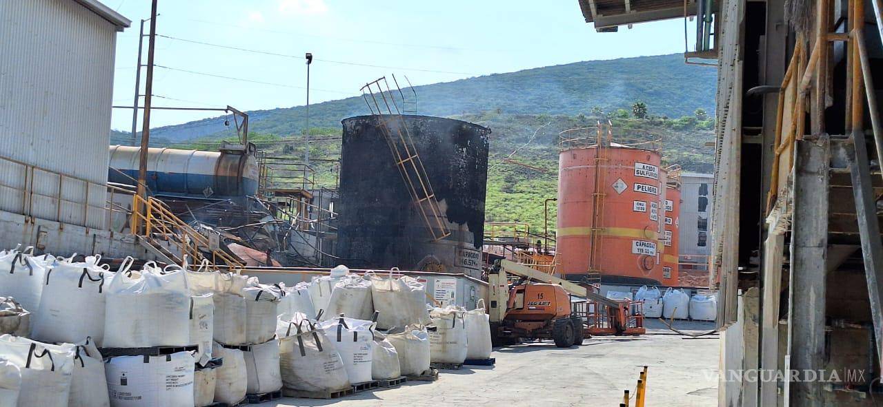 Evacuan a más de 70 personas por incendio y explosión en Zinc Nacional, en Nuevo León