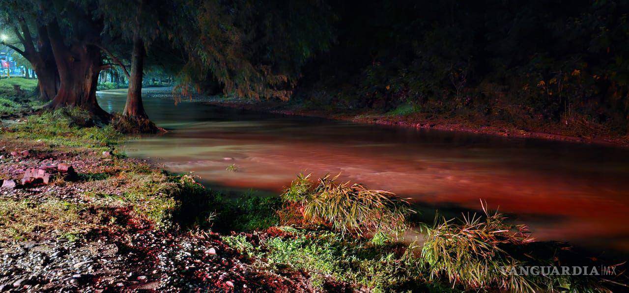 Lluvias dejan un saldo de 10 vehículos varados, en Nuevo León