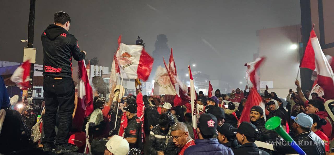 $!La caravana roja reunió a seguidores llegados desde distintos puntos de la superior  del estado.