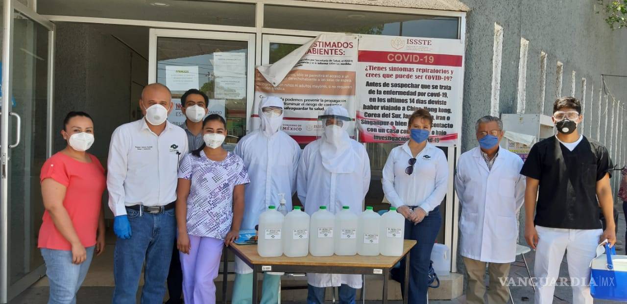 $!Dona Conalep Monclova gel antibacterial al sector salud de Coahuila
