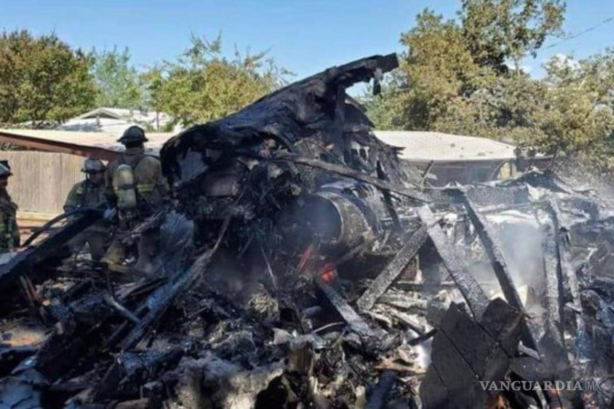 Avión militar de entrenamiento se estrelló en EU y deja dos heridos