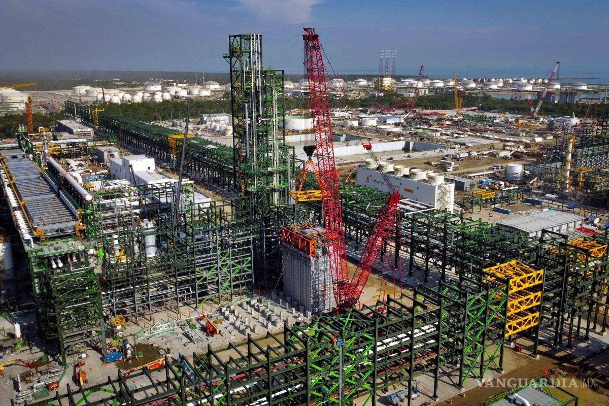 Pemex pide 6 mil 500 mdd más para Dos Bocas