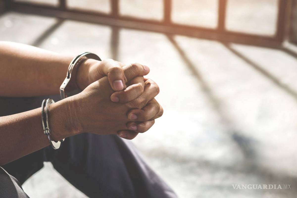 Joven es detenido por robo a tienda departamental; buscaba zapatos para su sobrina