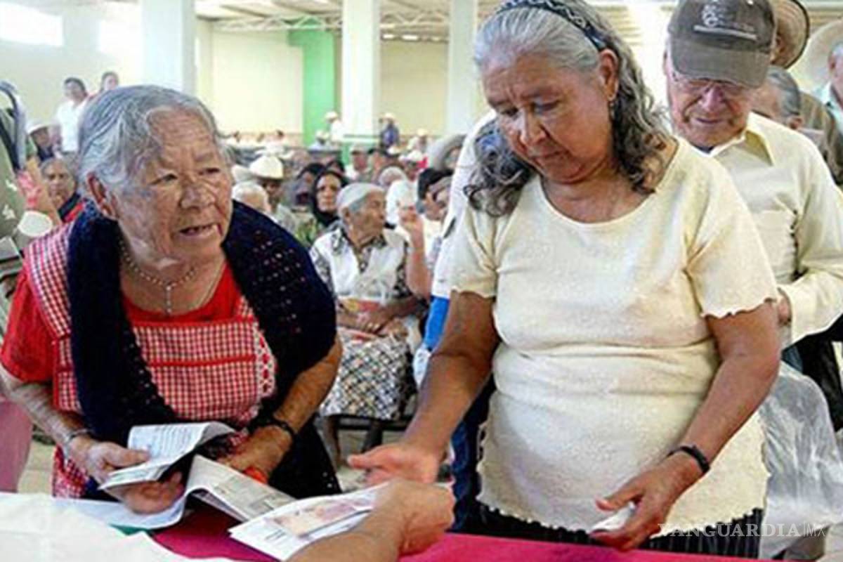 Reparten apoyos de 65 y Más en Coahuila
