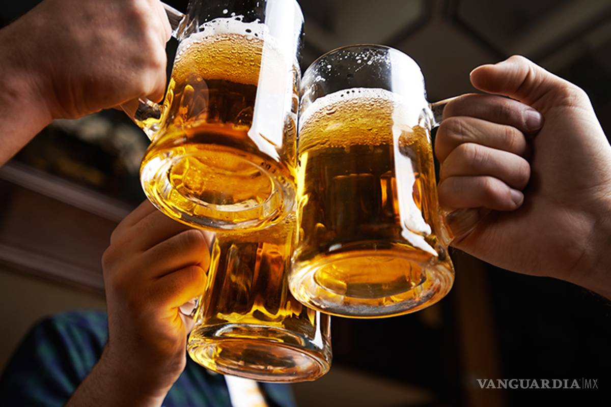 Los mexicanos, ni tan borrachos, gastan en promedio 158 pesos por semana en cerveza