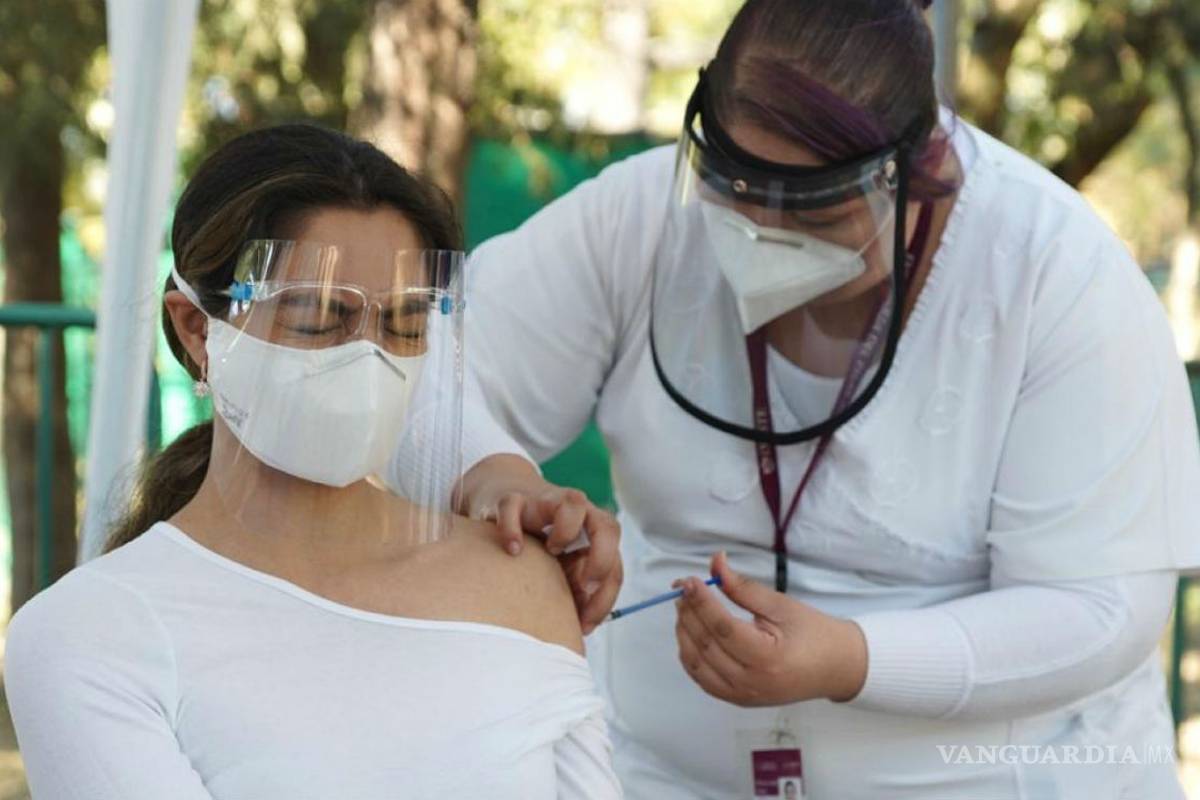 Quienes ya tuvieron COVID-19 también deben vacunarse: López-Gatell