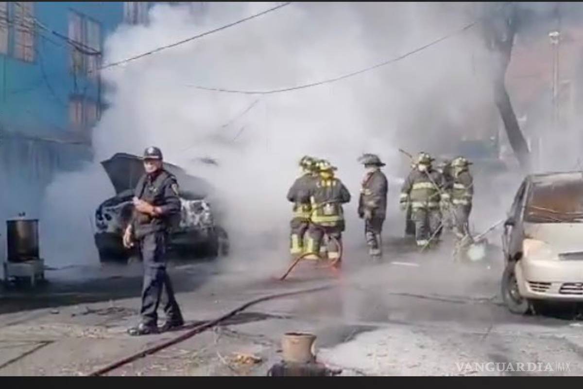 Bomberos controlan incendio de pipa en Mercado Jamaica CDMX