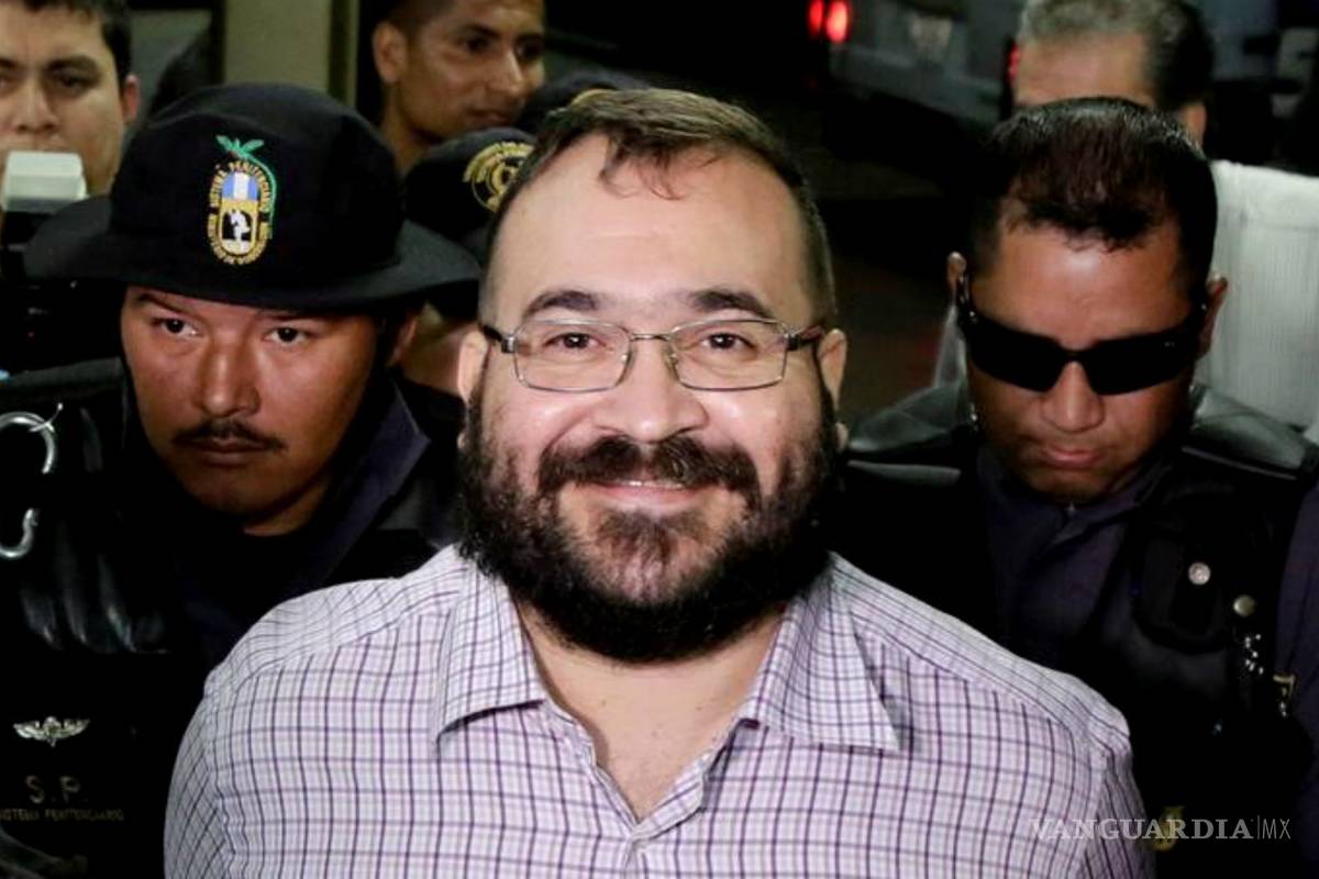 Presenta Javier Duarte amparo para bajar pena, tras liberación de subordinados
