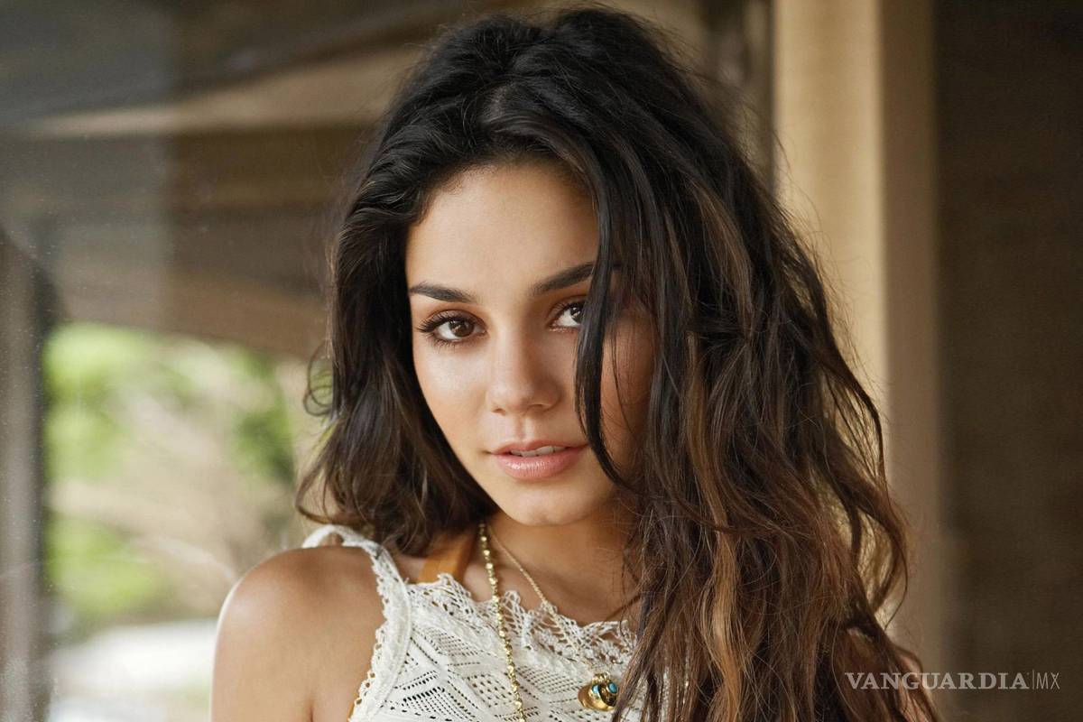 Vanessa Hudgens, al desnudo