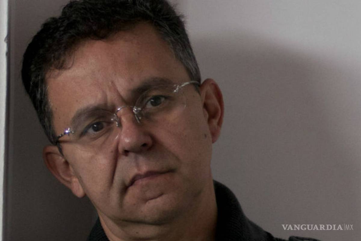 Acusan de fraude a novia del vocero de Morena