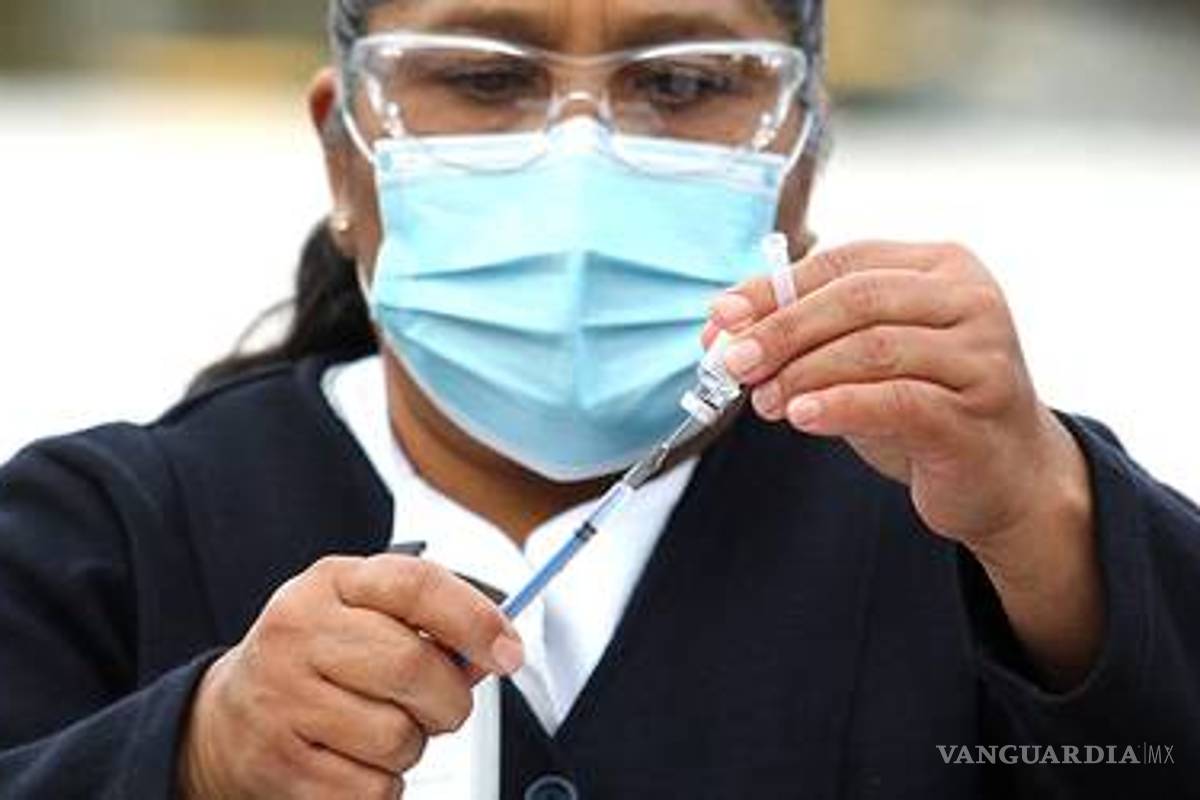 Hay escasez de vacunas COVID en el mundo; Estados Unidos, UE y Canadá presionan a Pfizer