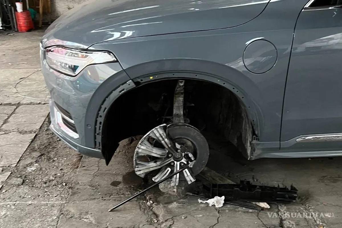 Noroña denunció que dañaron su camioneta de 1.5 millones de pesos