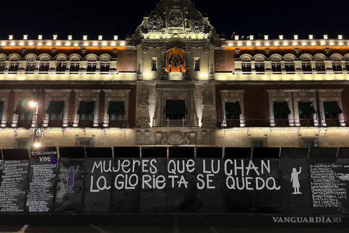 Vallas de Palacio Nacional lucen más de mil nombres de víctimas feminicidio