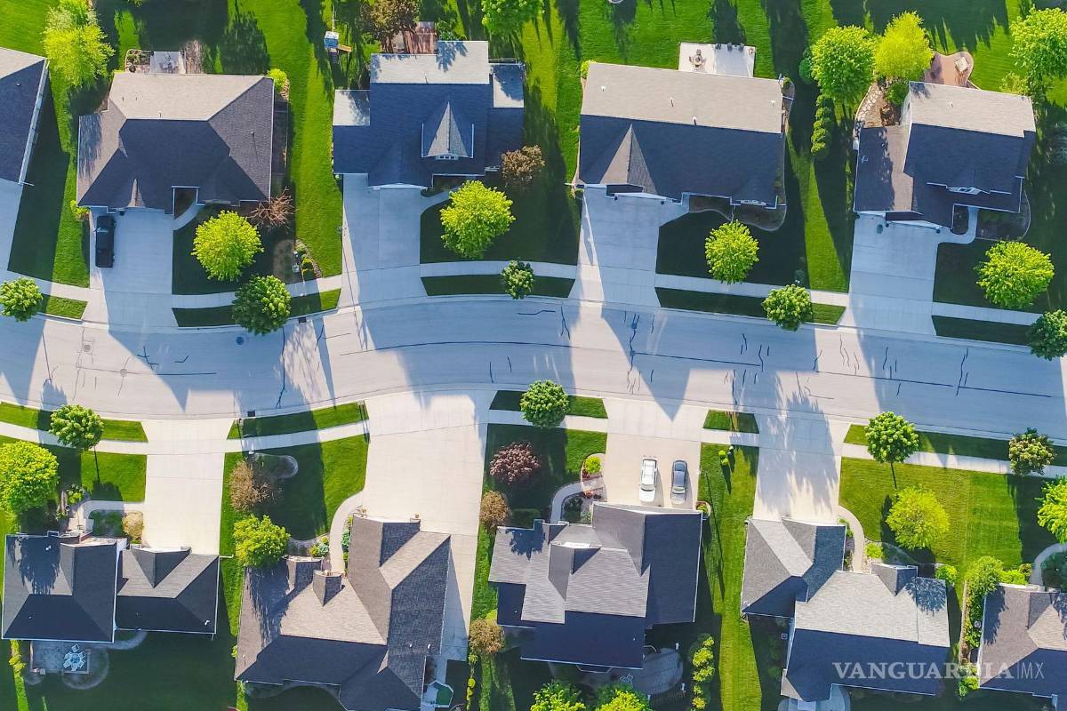 Fraccionamientos cerrados en México rompen la estructura urbana y social: experto