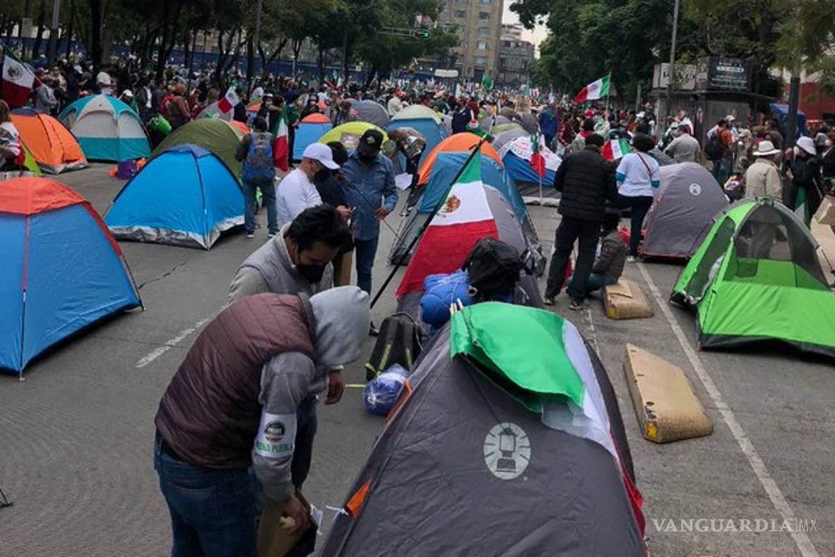 $!Permiten a FRENAAA pasar al Zócalo; “bienvenidos, nada más no simulen”: AMLO