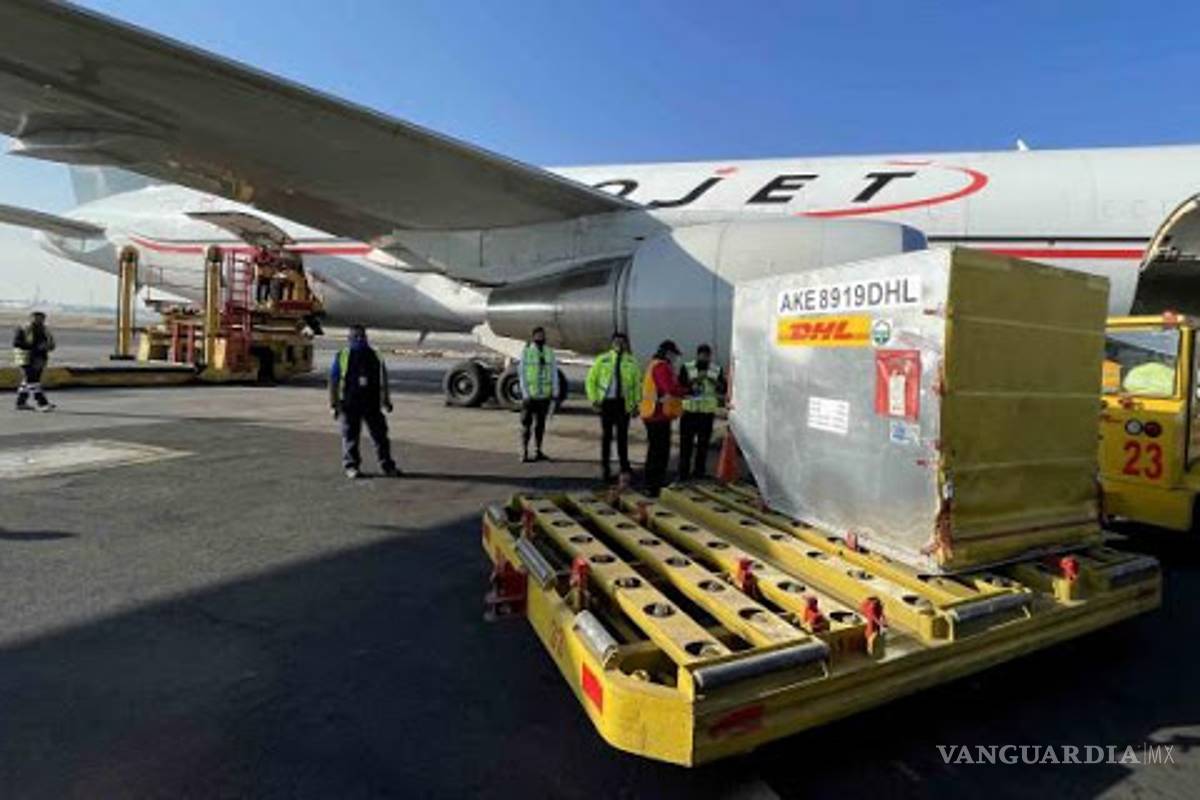 Llegan a México más de 487 mil vacunas contra COVID-19 de Pfizer