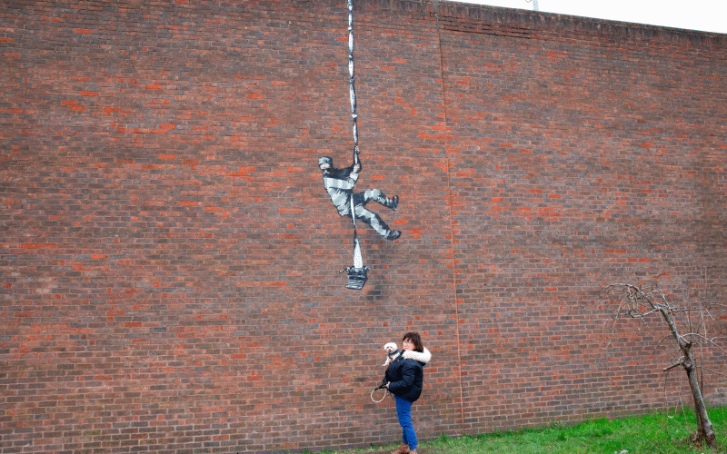 $!Banksy, la genialidad de mostrar a nuestra sociedad con sátira y potentes mensajes