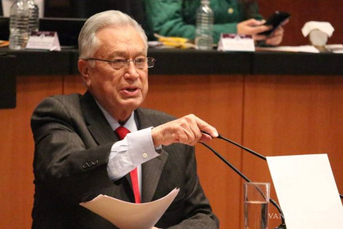 Bartlett llama 'capitán Borolas' a Felipe Calderón; es usted mi dinosaurio favorito, le responde