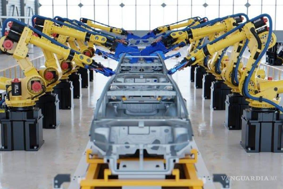 $!Poco a poco, los procesos de automatización están relegando la labor del hombre.