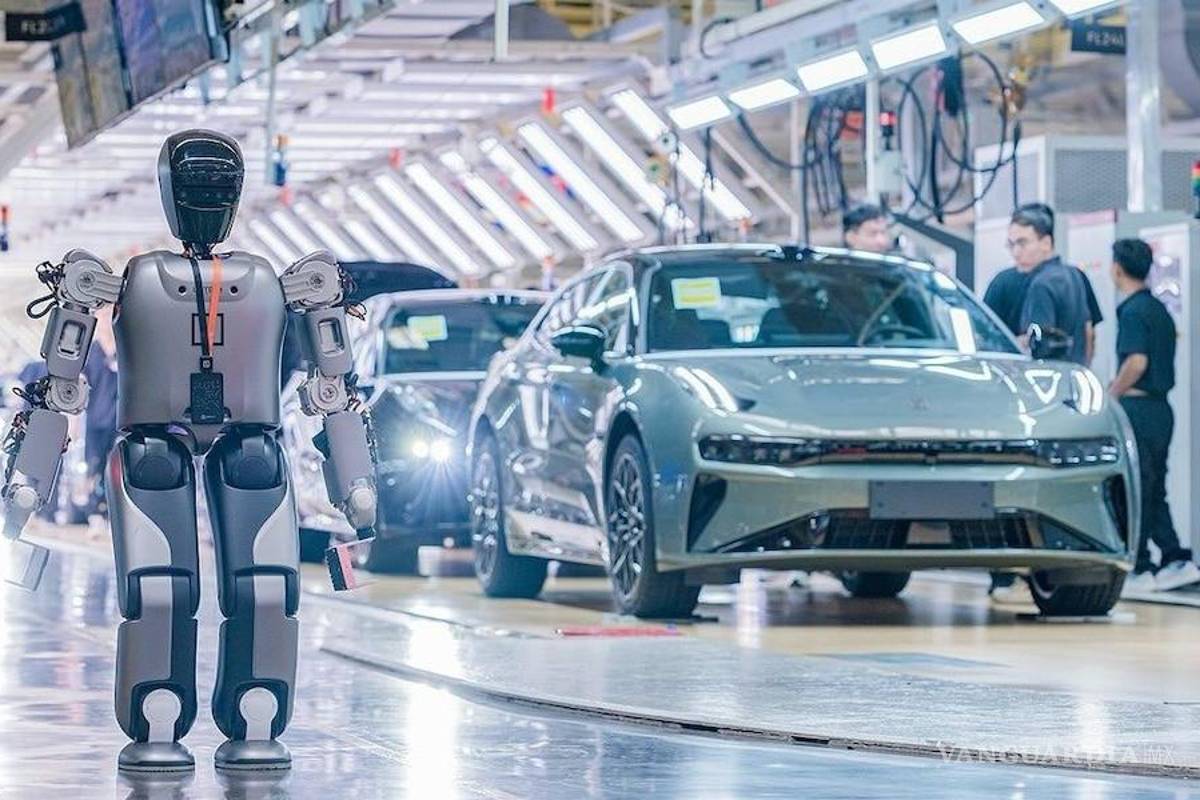 Tiembla Ford por avances tecnológicos con robots en industria automotriz china
