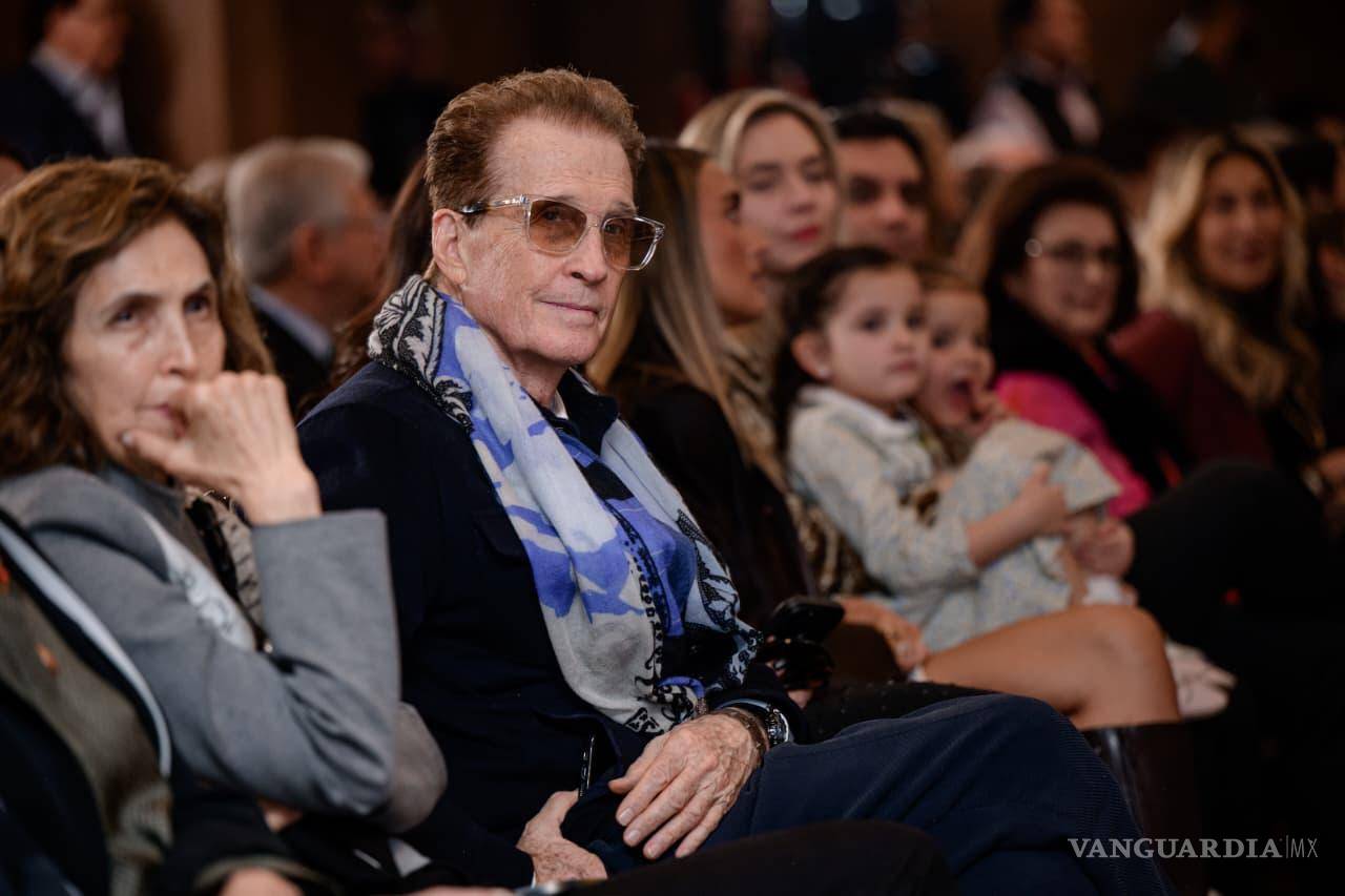 $!Familiares, compañeros, amigos y autoridades se reunieron para celebrar con Torres.