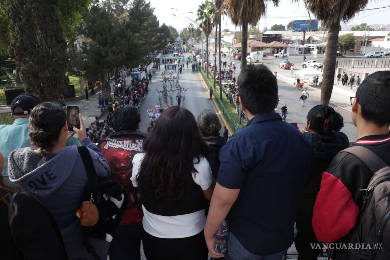 Saltillo marcha en el desfile por el 115 aniversario de la Revolución Mexicana