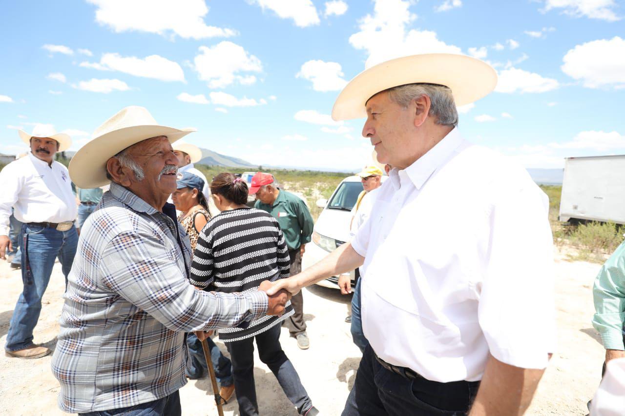 $!Familias rurales se benefician con el programa de Calidad Genética y Equipamiento Ganadero, con la entrega de 50 sementales.