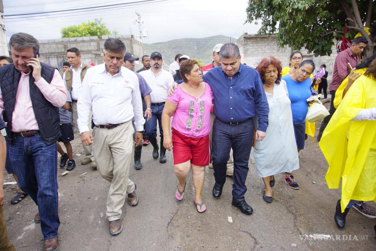 $!‘Ahogan’ lluvias a Torreón; suspende SEP clases en la Región Laguna