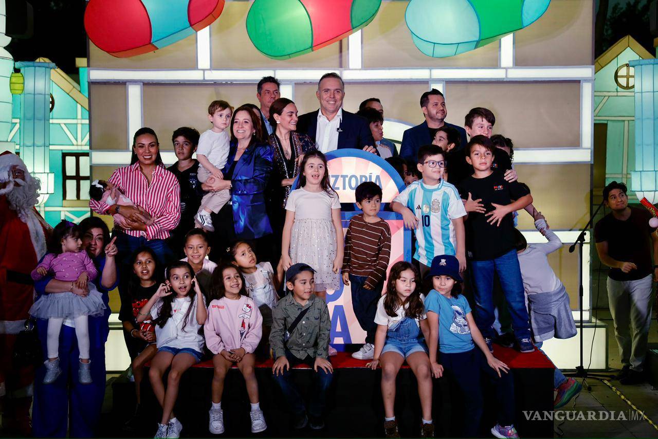 $!Luztopía regresó a las instalaciones del Parque Fundidora para su octava edición titulada “Expreso Polo Norte”.