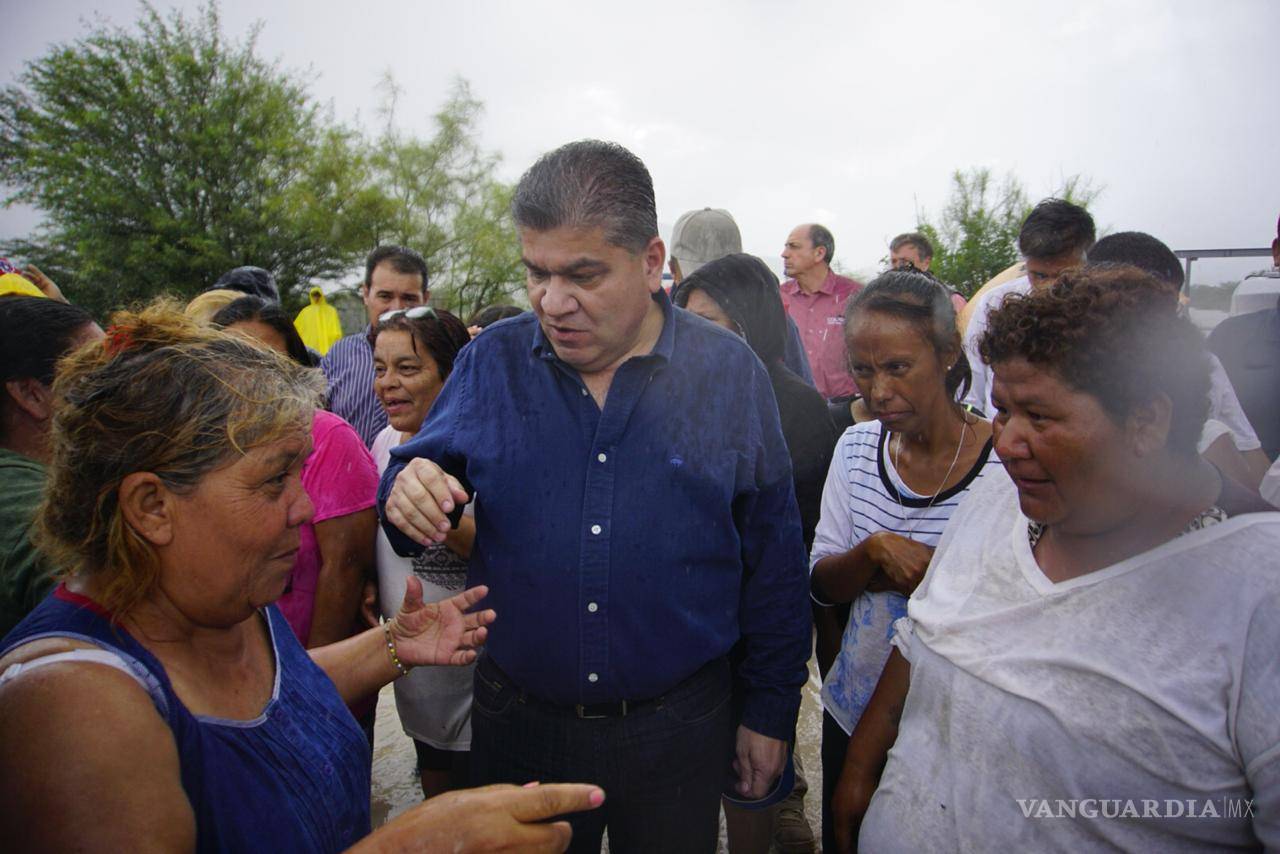 $!‘Ahogan’ lluvias a Torreón; suspende SEP clases en la Región Laguna