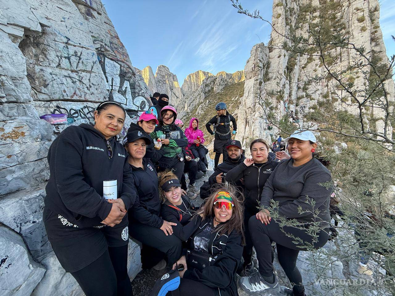 $!Amigos por la Montaña combina actividad física con acciones de apoyo comunitario.