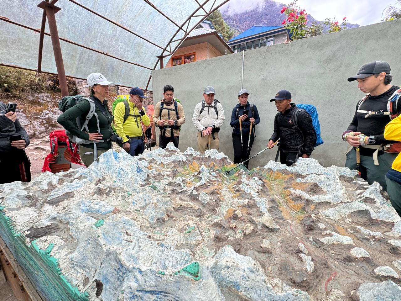 $!Cada paso cuenta: La lección de avanzar despacio y constante, un principio que Miguel aplica tanto en la montaña como en la vida.